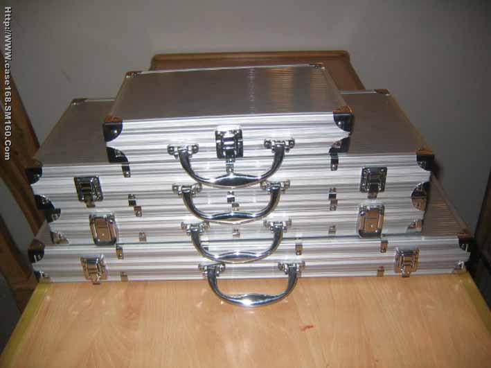 Cosmetic case