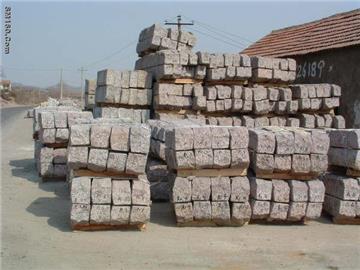 Kerb stone