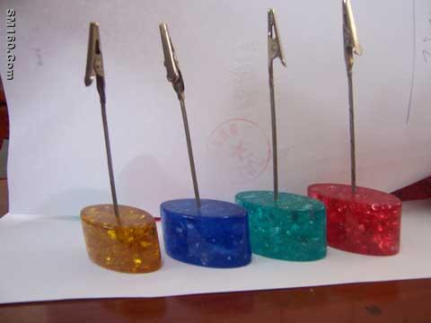 Ellipse memo holder with foam