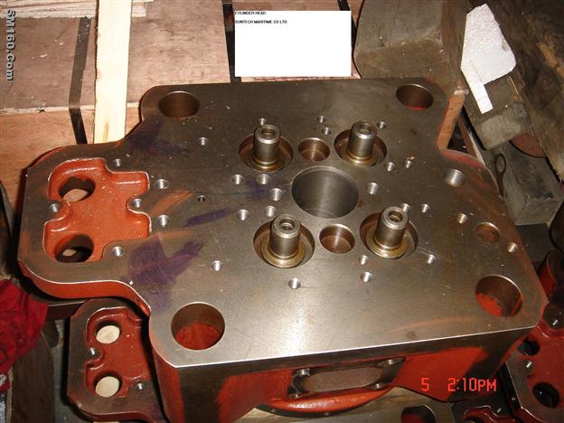 B&W CYLINDER HEAD
