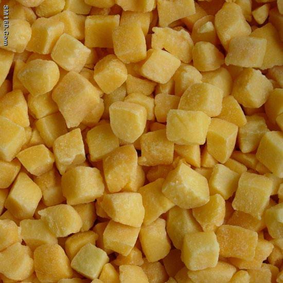 Frozen yellow peach dices