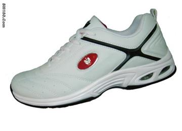 Sporting shoes