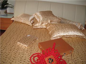 silk bedding set and silk bed linen