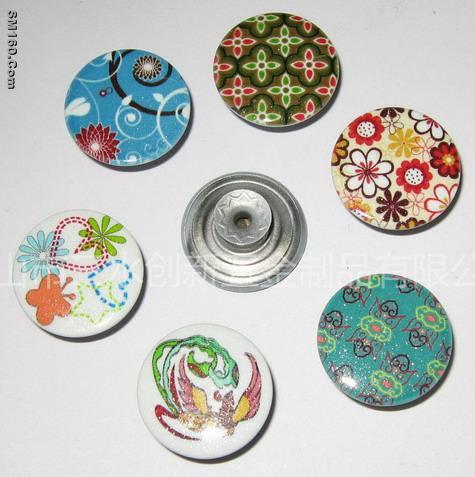 metal button