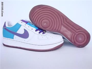 selling air force 1 all white shoes  new 
