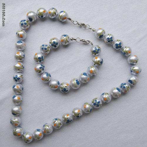 flower shell  bead necklace