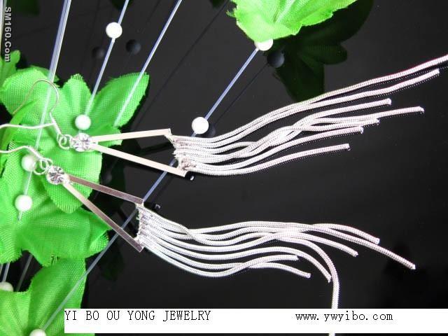 Supply  large  quantity  of crystal earrings
