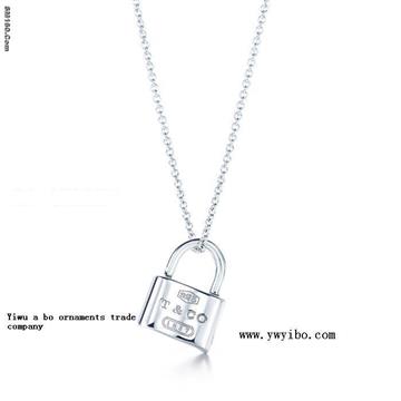 Supply vogue necklaces