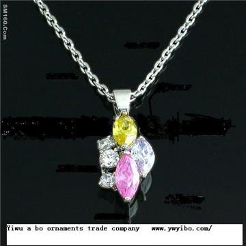Have unique colour collocation of a necklace