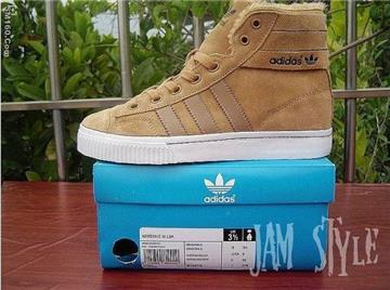 Men's Adidas sports shoes