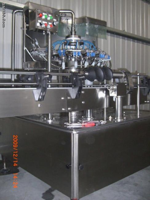 Bottle rinsing machine
