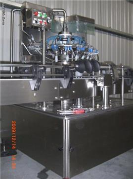 Bottle rinsing machine