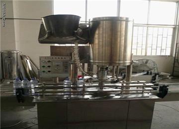Beverage washing filling capping 3-in-1 machine