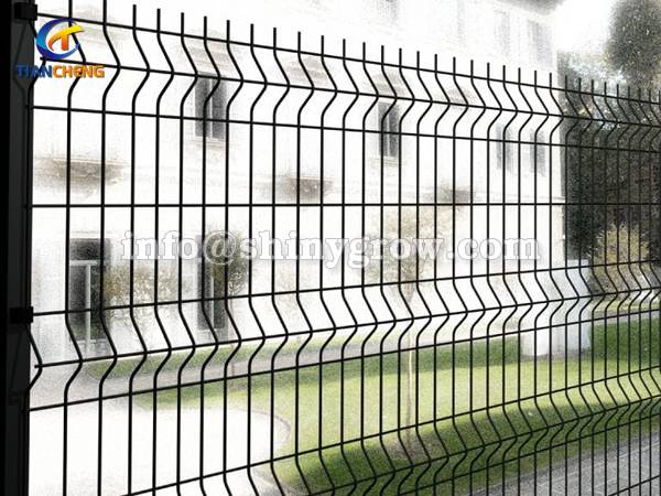Perimeter Fencing for Large Scale Greenhouse Base