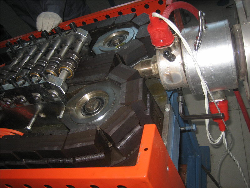 PE/PVC single wall corrugation pipe production line
