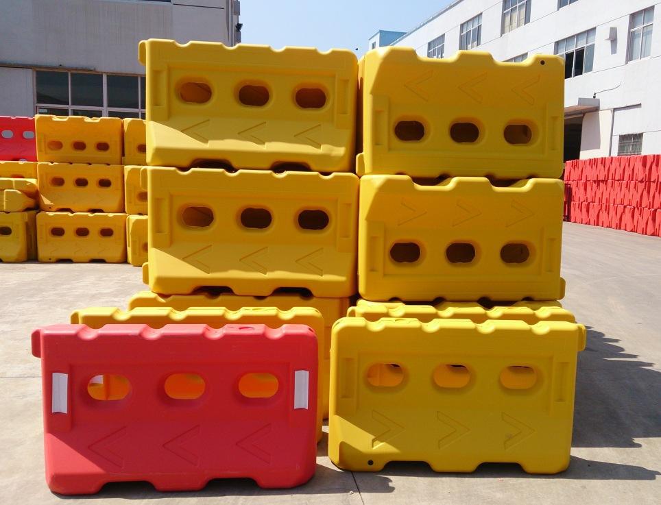 YOUGE factoryOEM Rotational molds Traffic water horse high speed anti-collision bucket