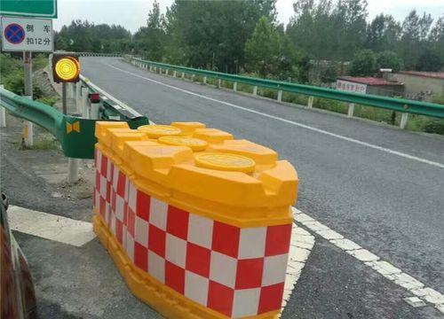 rotational mold factory Road traffic anti-collision bucket customization