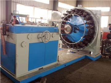 Braiding machine