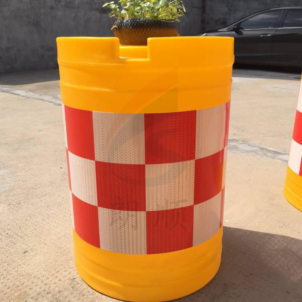 rotomold supplier Road safety barrel rotomolded mouldings