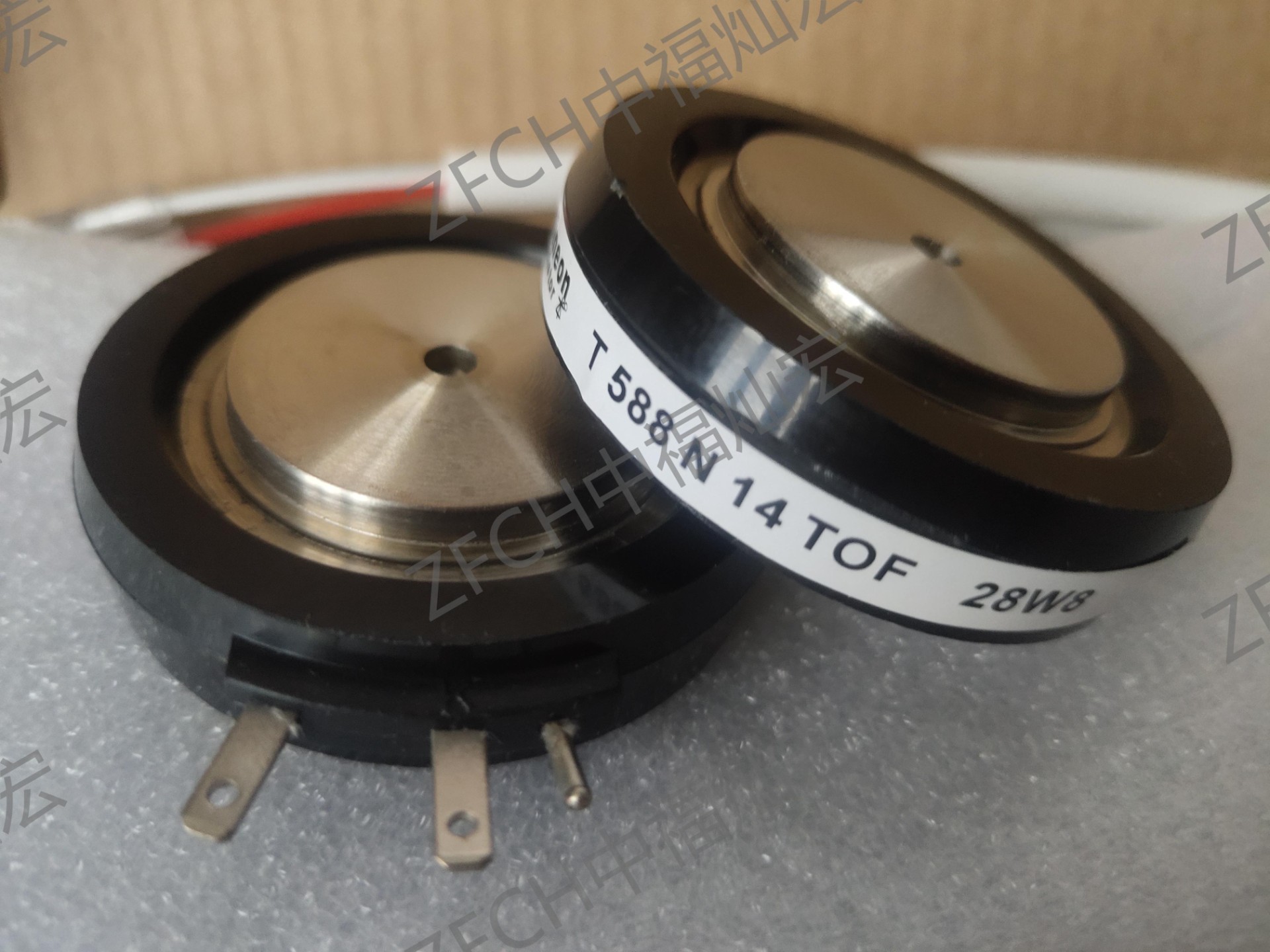 Selling thyristors and rectifier modules,The model isT930S18TMC