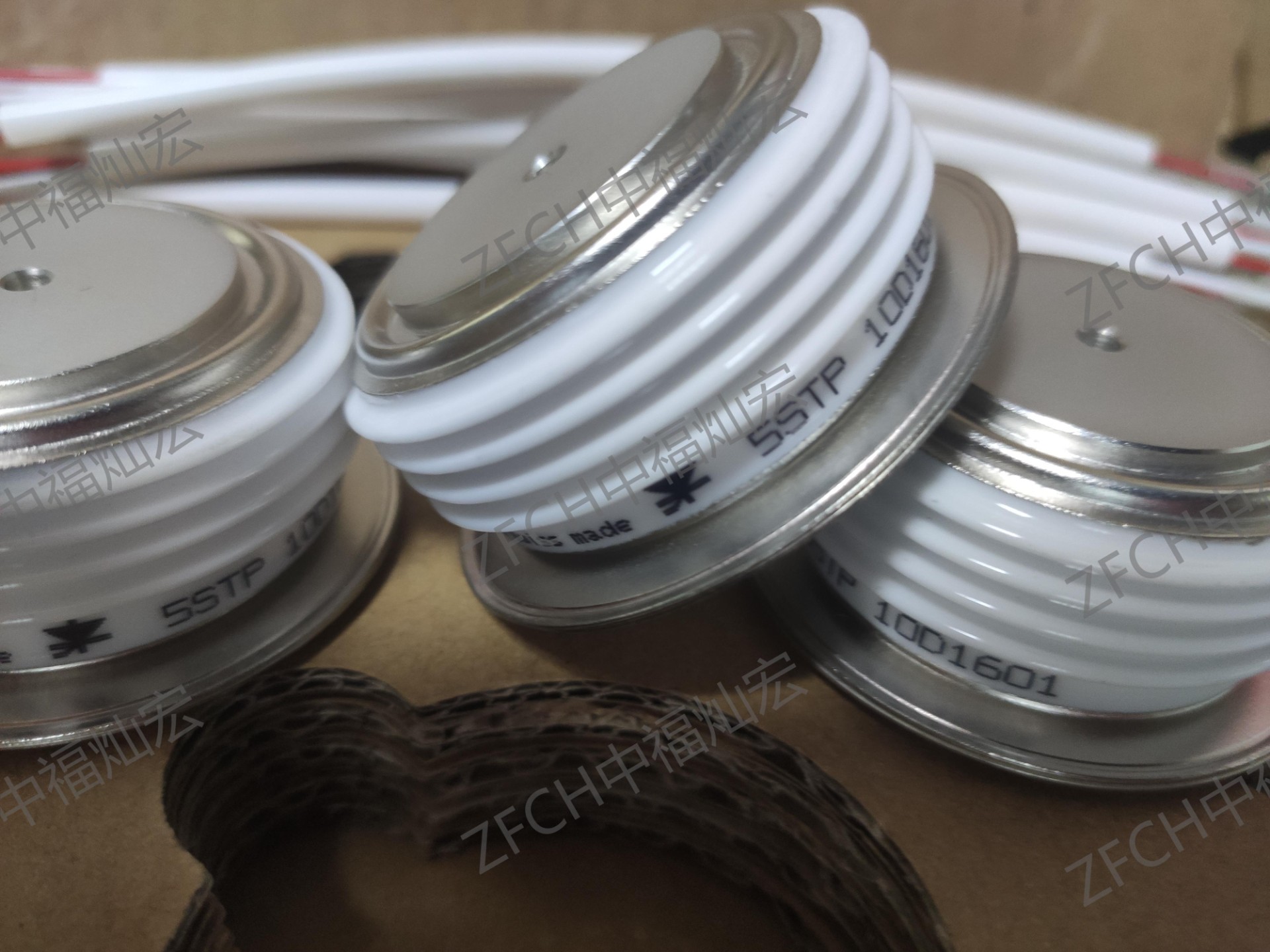 Selling thyristors,the model of thyristor isMDC95A1800V MDC95-18