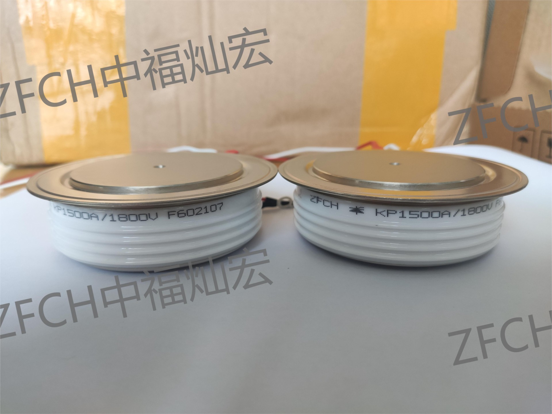 Selling thyristors and rectifier modules,The model is KP1200A-1800V