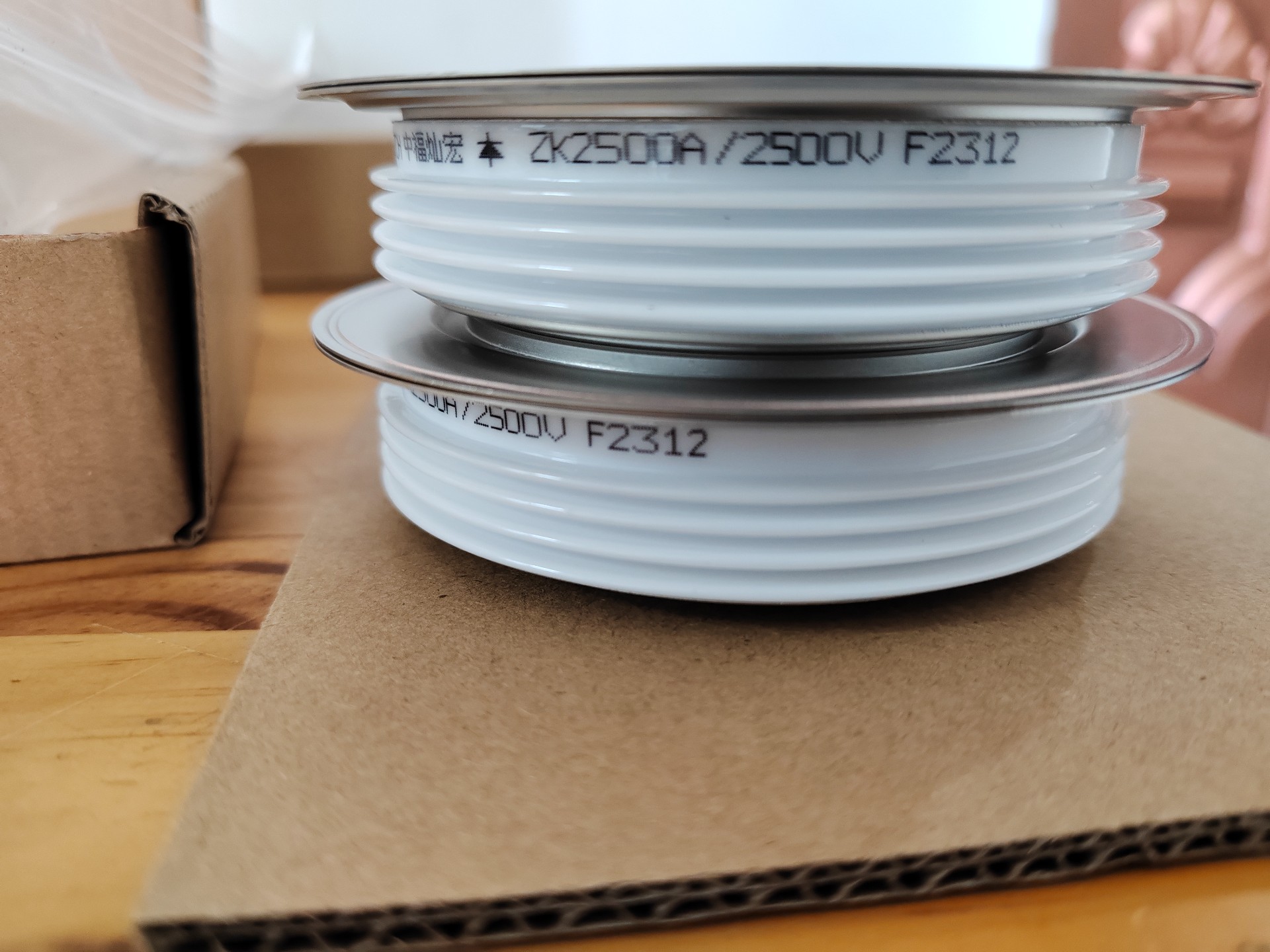 Selling thyristors and rectifier modules,The model is MDS120016105 1200A 1600V