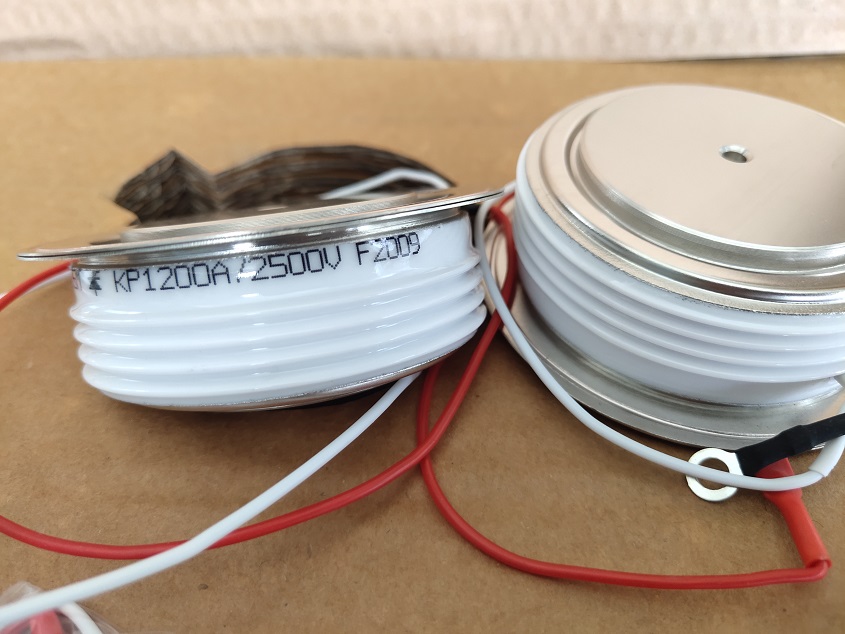 Selling thyristors and rectifier modules,The model is KP1000A600V KT44cT Y45KPCOT19J01566