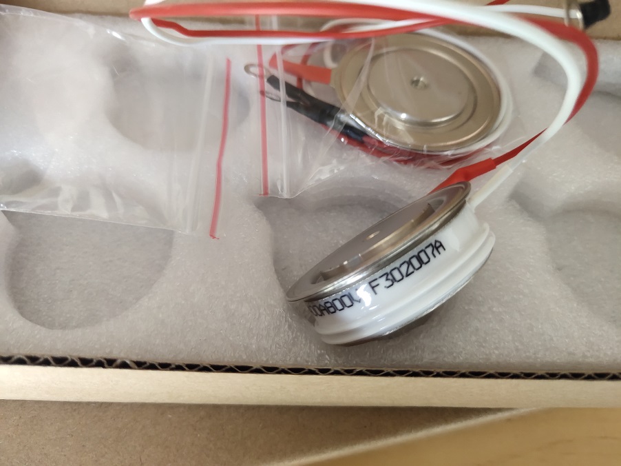 Selling thyristors and rectifier modules,The model is ZP8 400-30