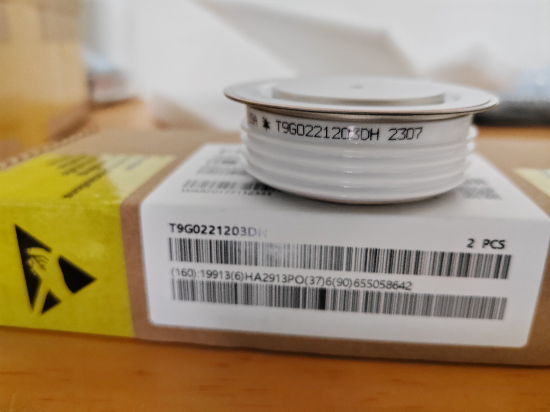 Selling thyristors and rectifier modules,The model is PRX USA T9KC620603DH