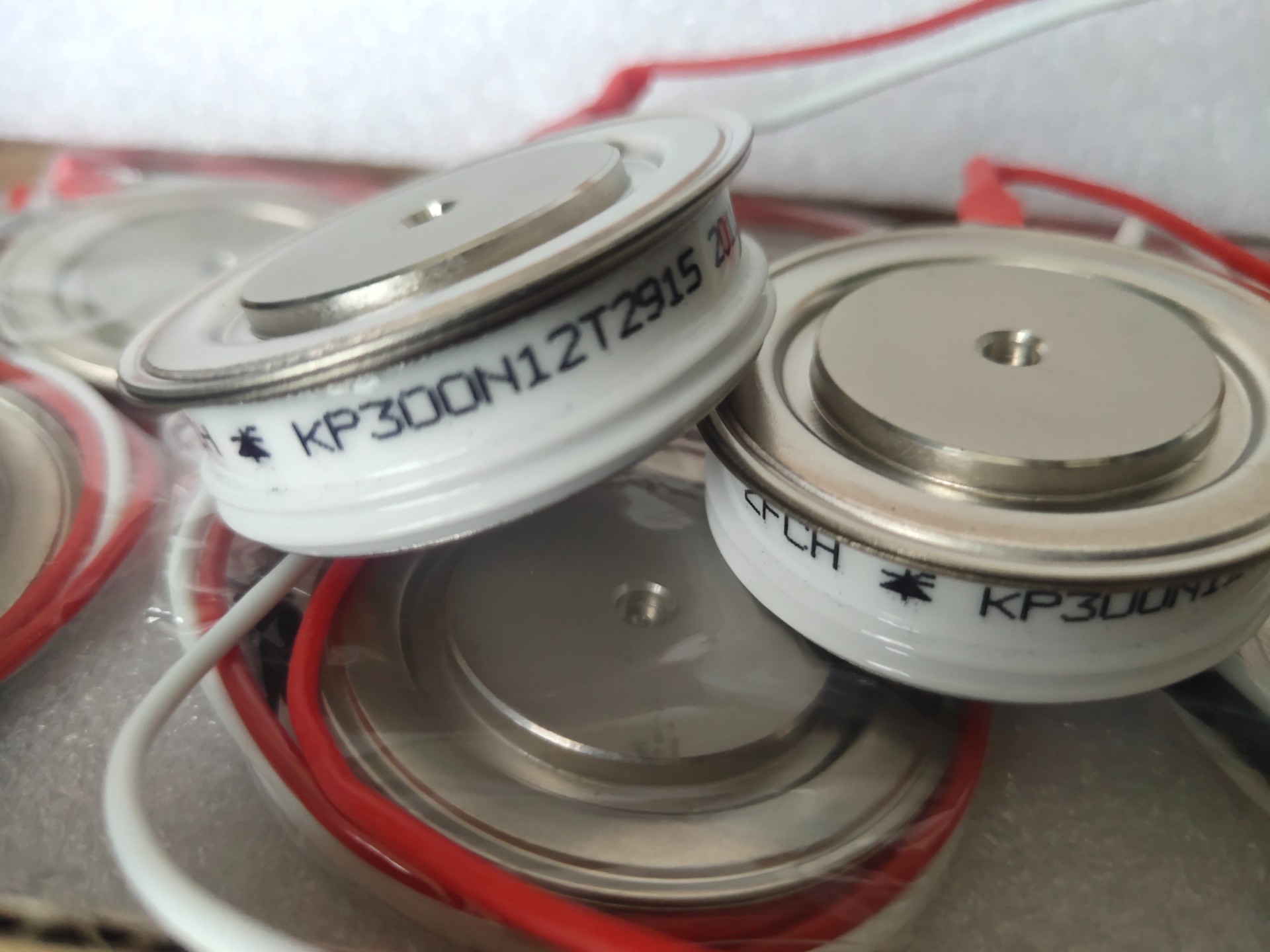 Selling thyristors and rectifier modules,The model is AT655S20