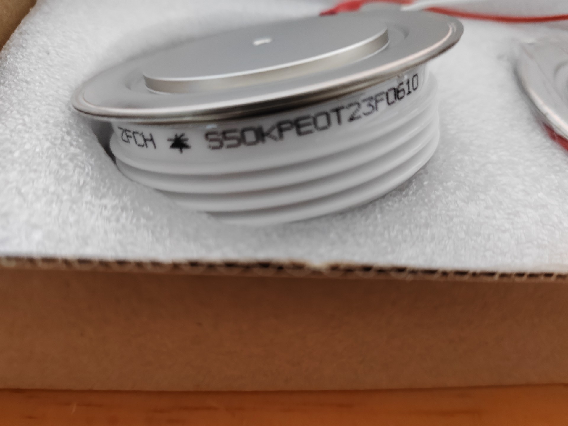 Selling thyristors and rectifier modules,The model is KPA700-40