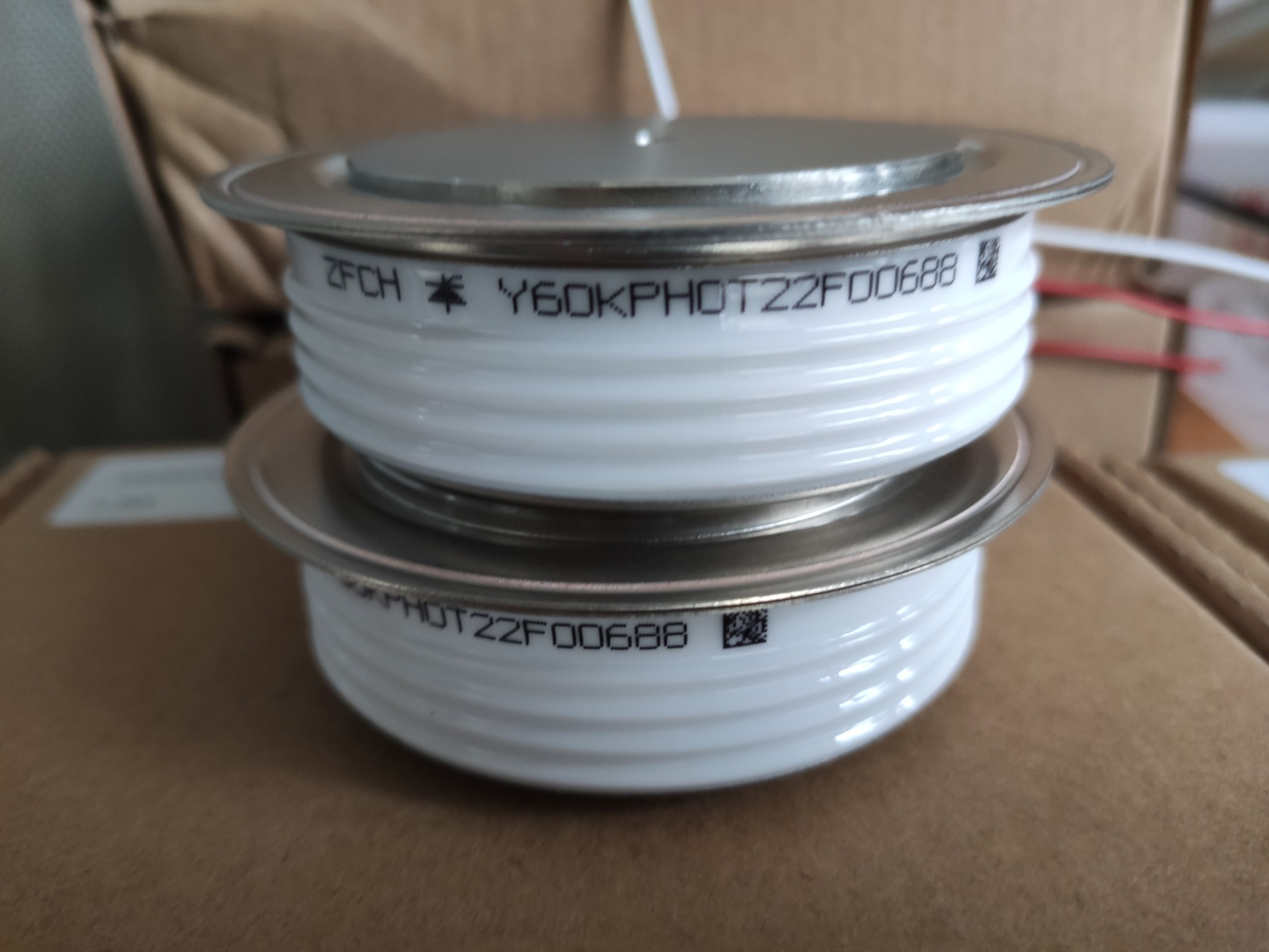 Selling thyristors and rectifier modules,The model is KPB3200-42