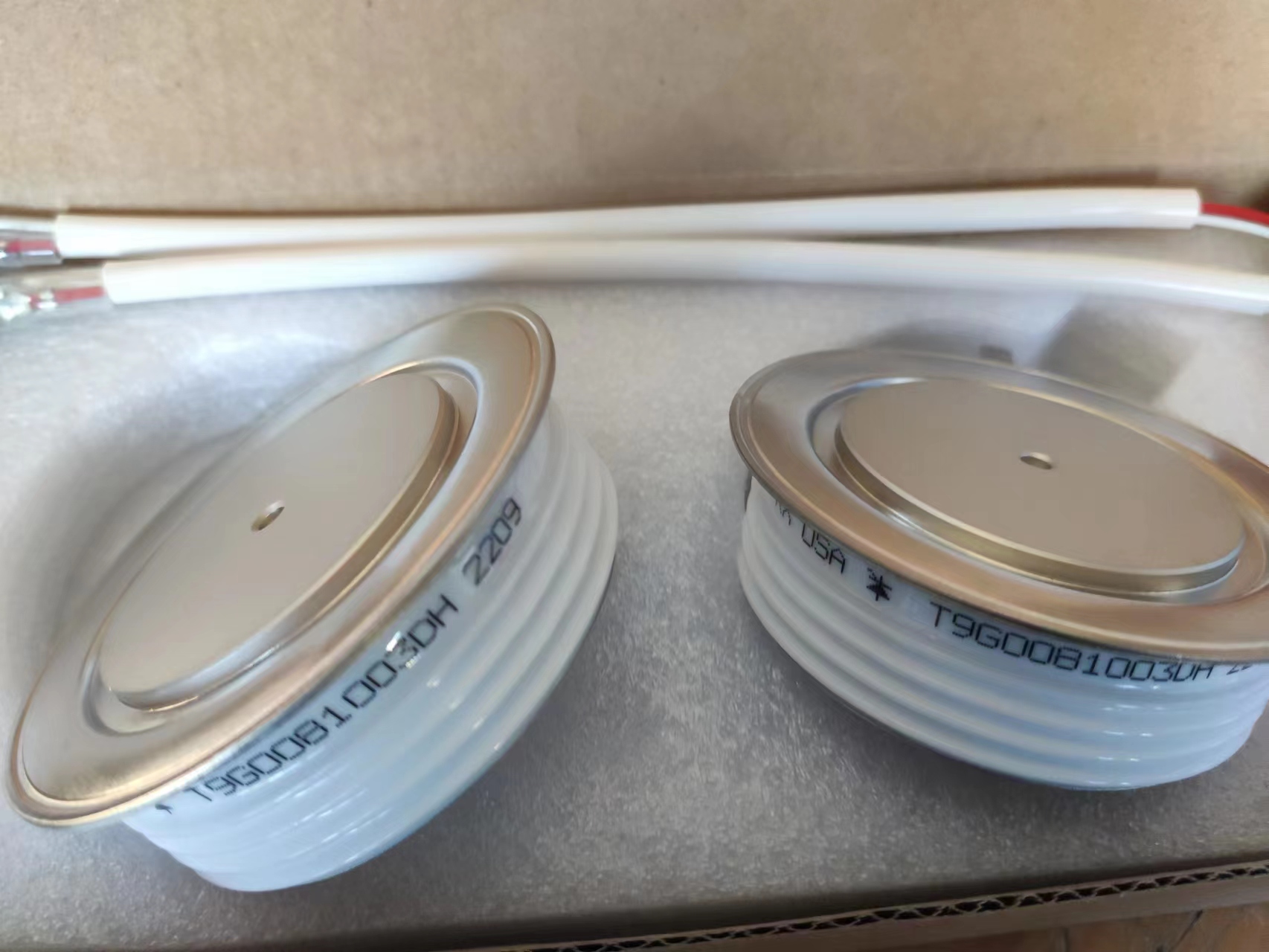 Selling thyristors and rectifier modules,The model is PRX USA T9KC620603DH